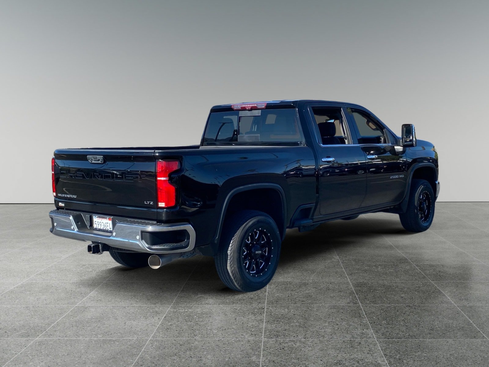 Used 2024 Chevrolet Silverado 2500 LTZ w/ LTZ Premium Package AWD/4WD image 5