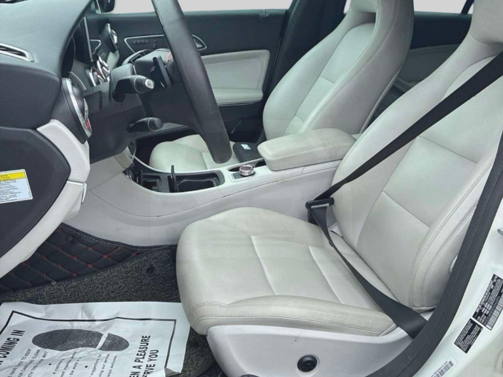 Used 2014 Mercedes-Benz CLA 250 image 3