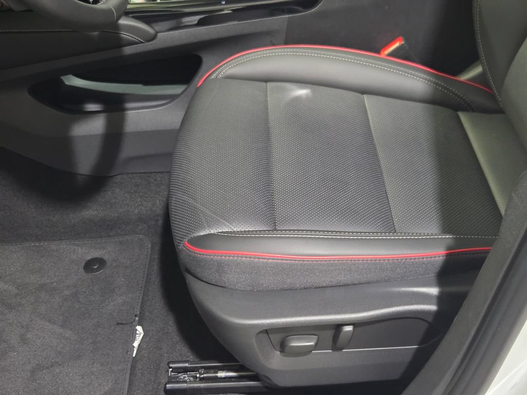 Used 2023 Buick Envision Essence w/ Sport Touring Package AWD/4WD image 14