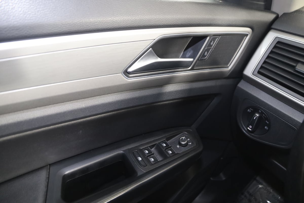Used 2019 Volkswagen Atlas SE FWD image 28