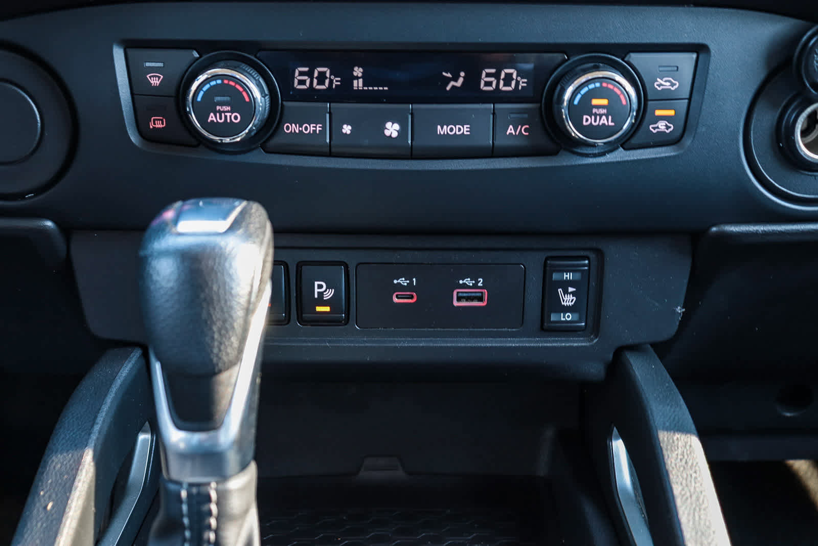 Used 2023 Nissan Frontier SV w/ SV Convenience Package image 12