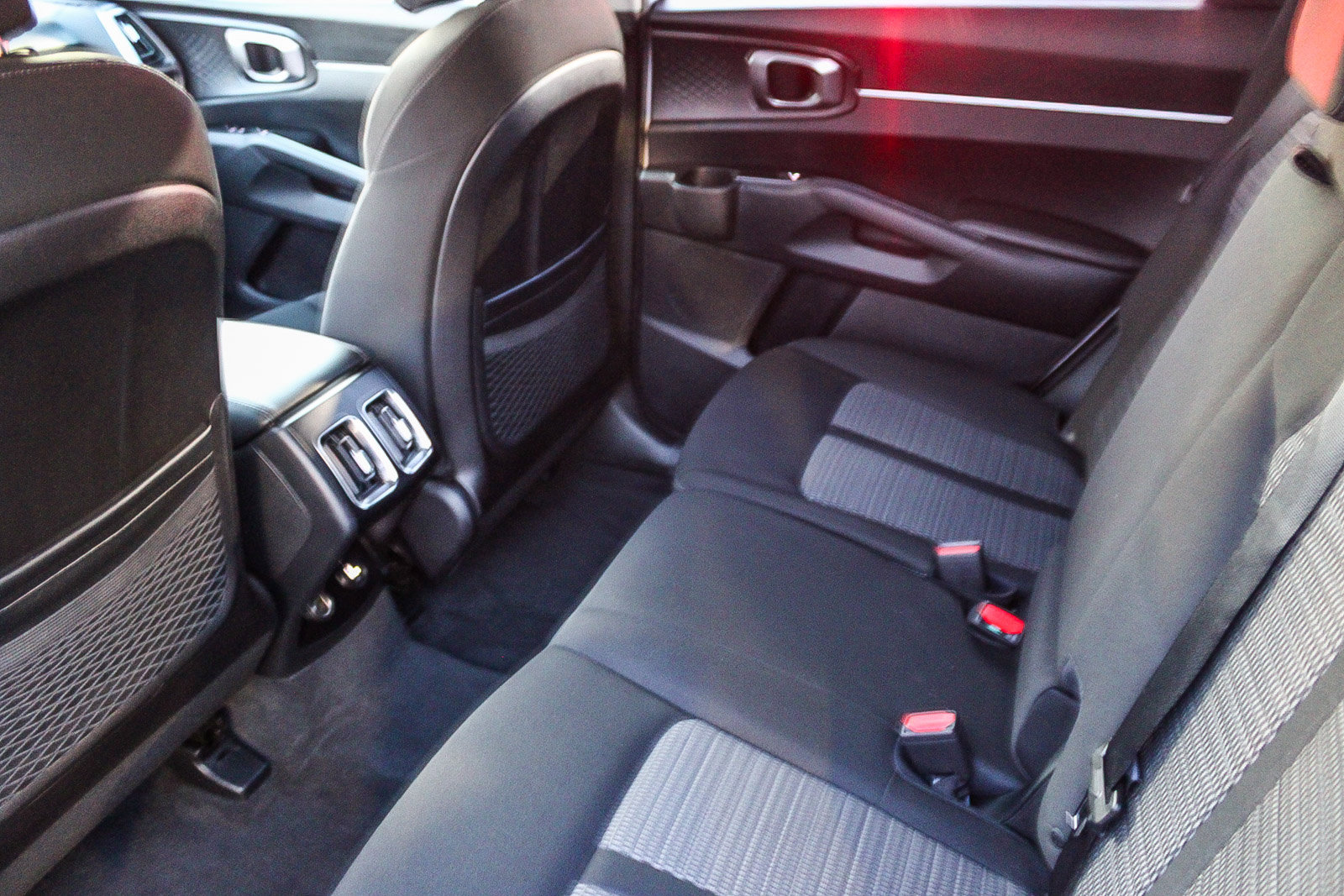 Used 2023 Kia Sorento LX image 18