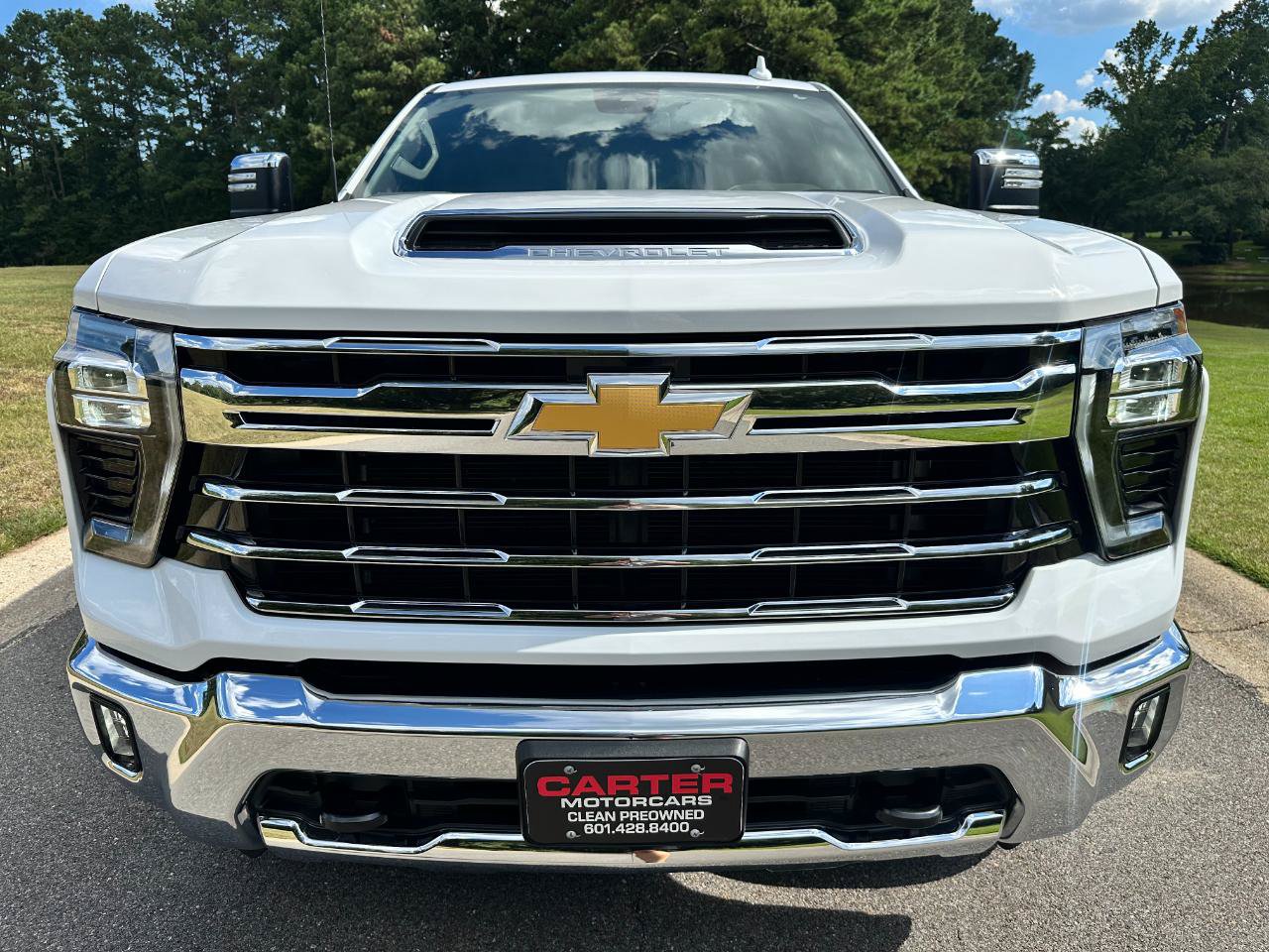 Used 2025 Chevrolet Silverado 2500 LTZ w/ LTZ Convenience Package AWD/4WD image 2