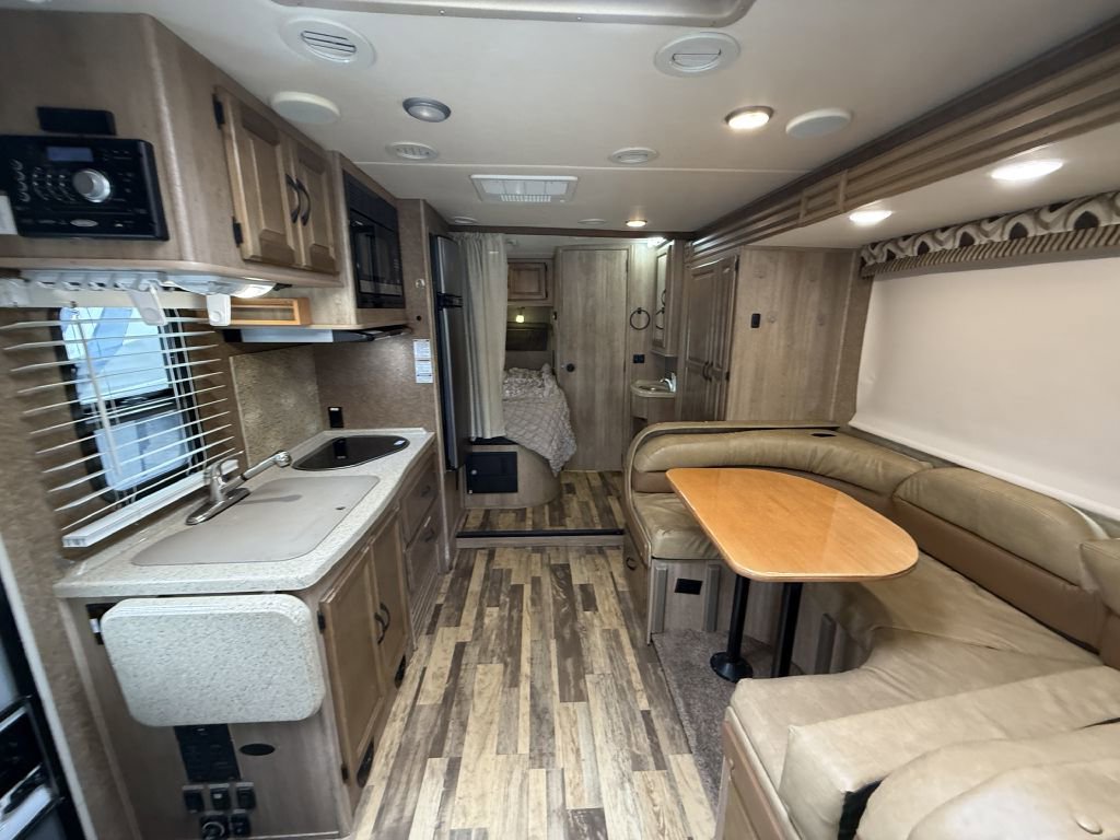 Used 2014 Mercedes-Benz Sprinter 3500 image 48