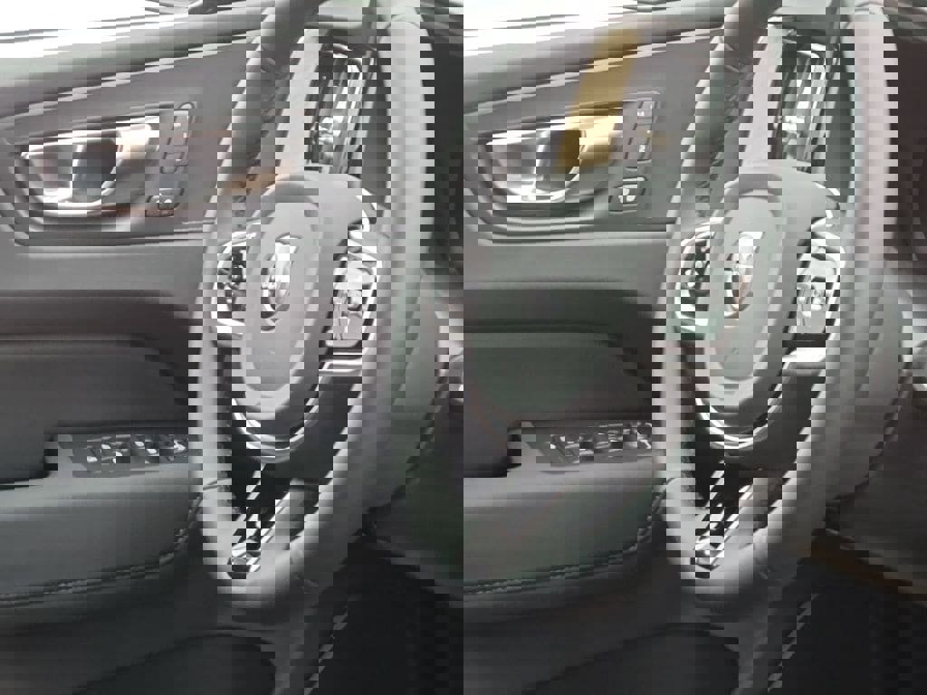 New 2026 Volvo XC60 B5 Plus w/ Protection Package Premier image 7