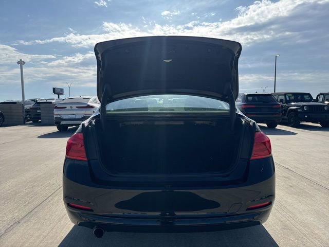 Used 2018 BMW 320i Sedan RWD image 9