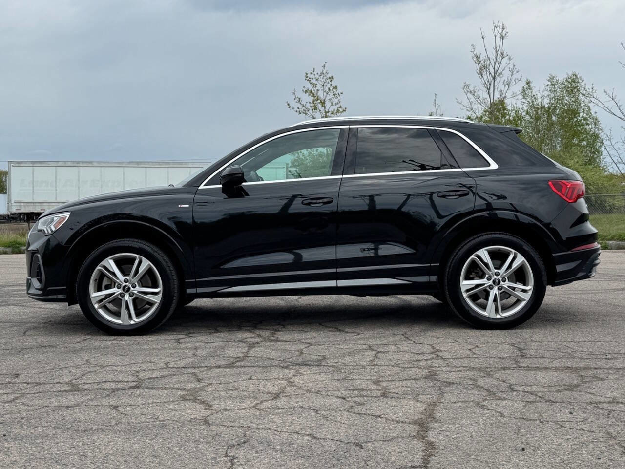 Used 2022 Audi Q3 2.0T Premium Plus AWD/4WD image 2