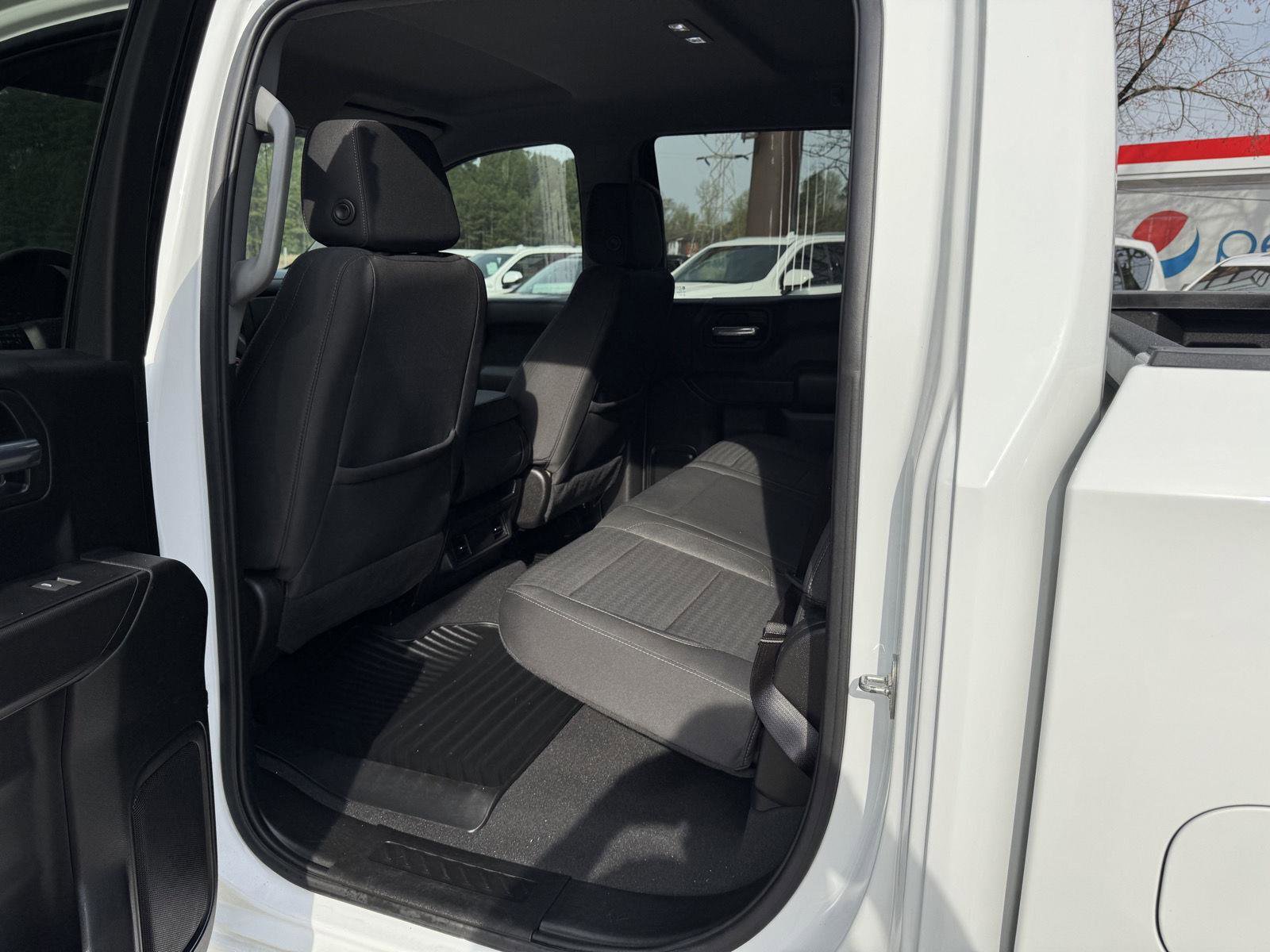 Used 2023 Chevrolet Silverado 1500 Custom image 6