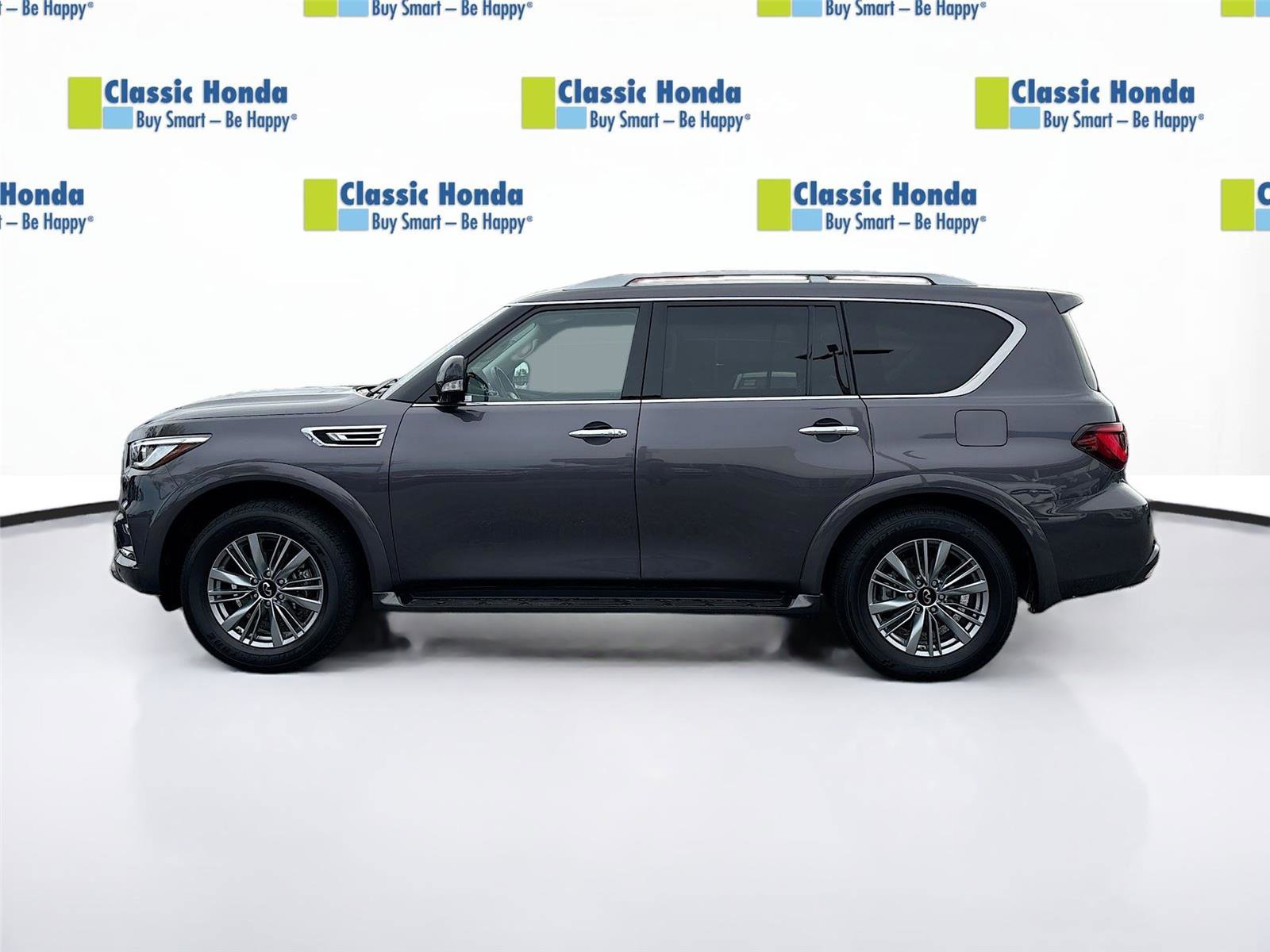 Used 2024 INFINITI QX80 Luxe RWD image 4