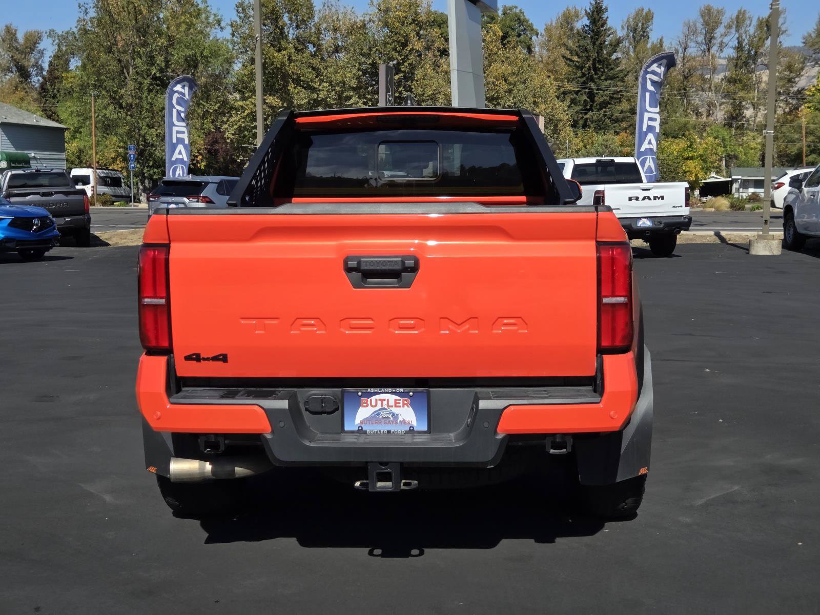 Used 2024 Toyota Tacoma TRD Off-Road w/ TRD Off Road Premium Package AWD/4WD image 6