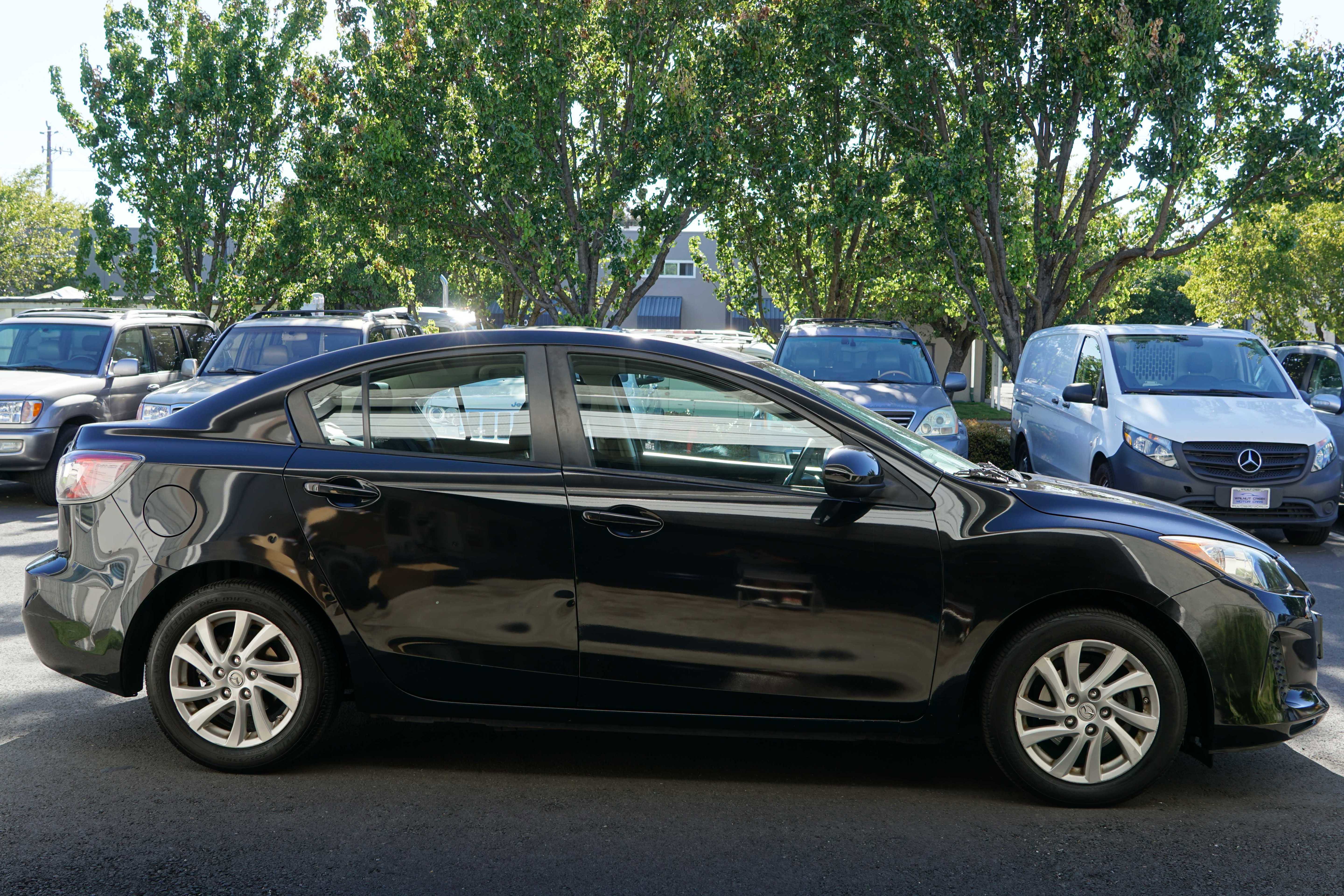 Used 2012 MAZDA MAZDA3 i Touring FWD image 10