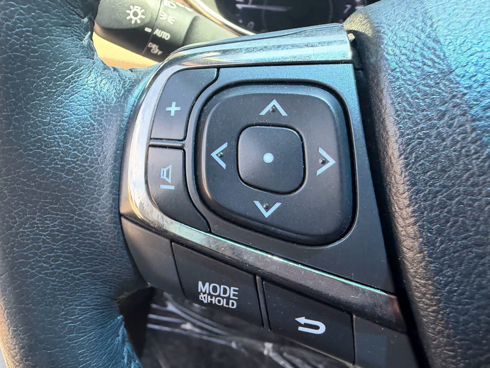 Used 2013 Toyota Avalon XLE Premium FWD image 17