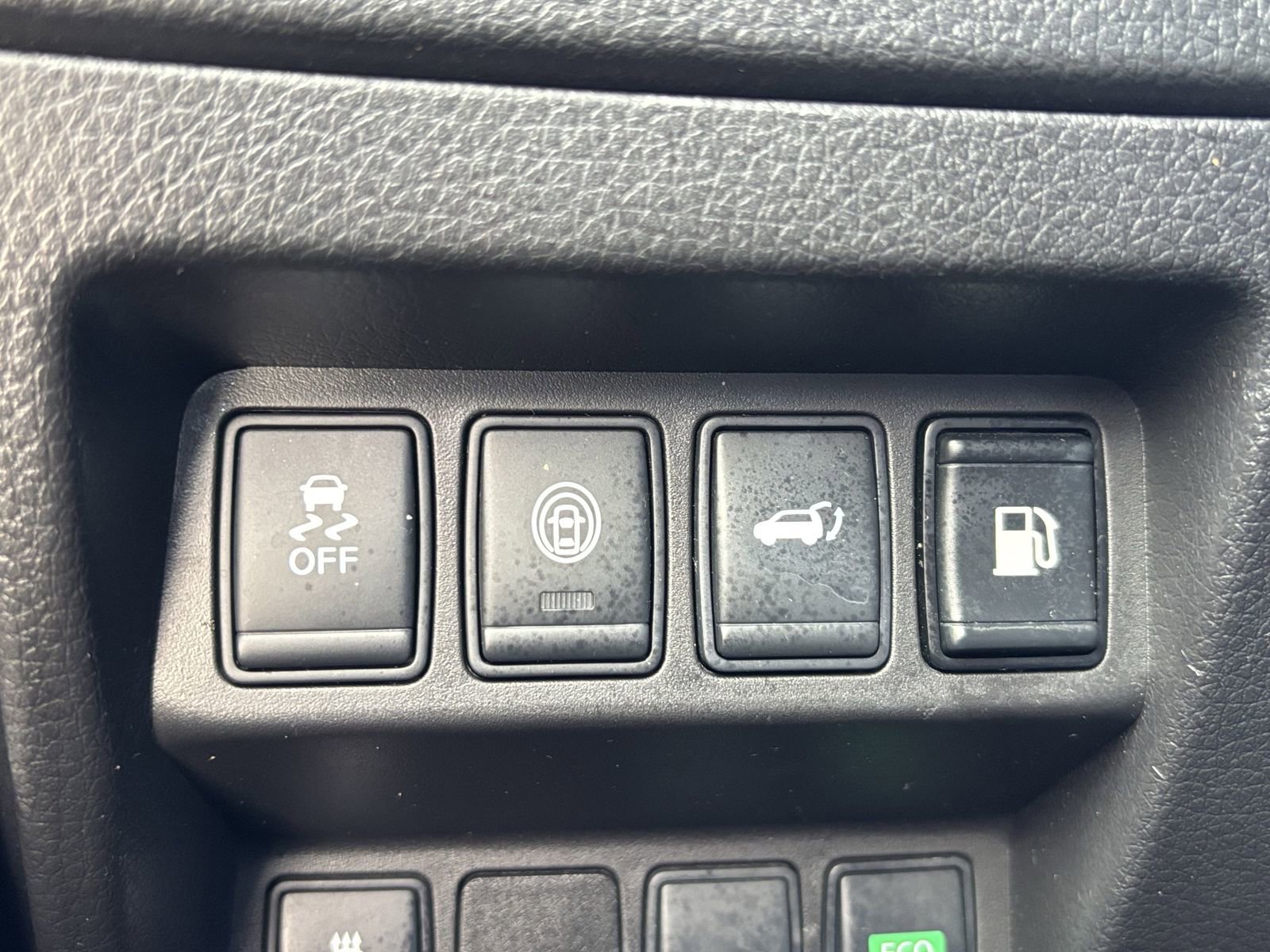 Used 2018 Nissan Rogue SL image 25