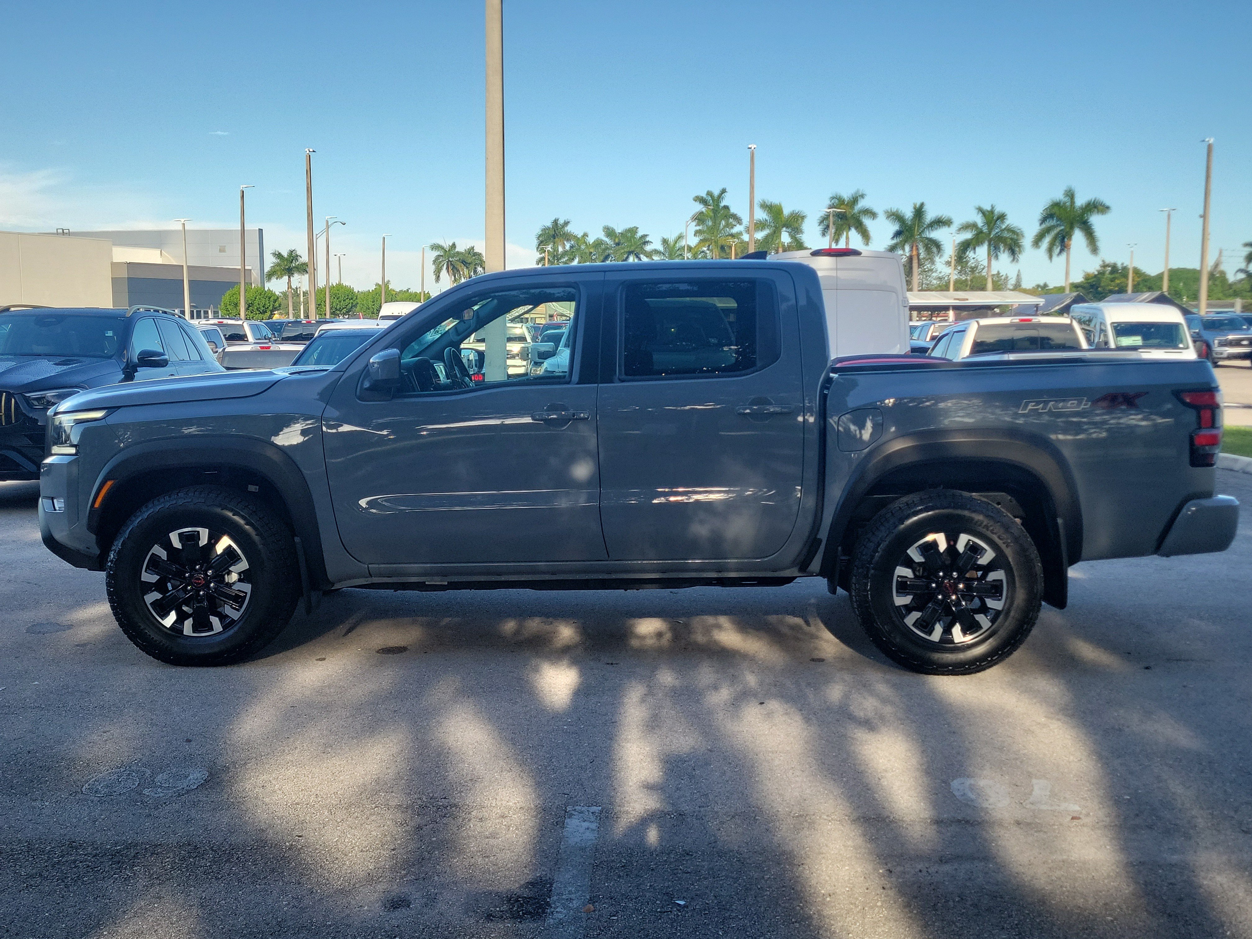 Used 2024 Nissan Frontier PRO-4X w/ Technology Package AWD/4WD image 8