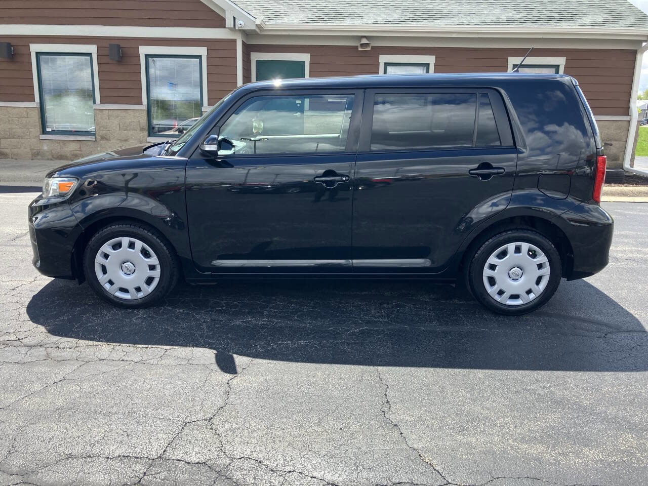 Used 2012 Scion xB FWD image 6
