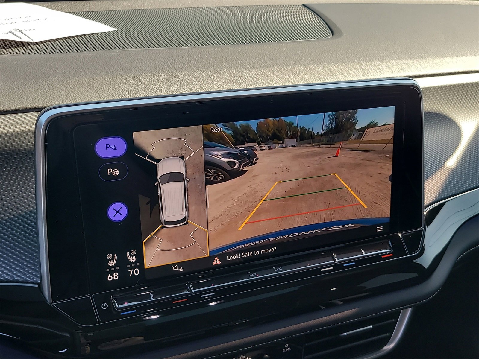 Used 2025 Volkswagen Atlas Cross Sport SEL Premium R-Line image 24