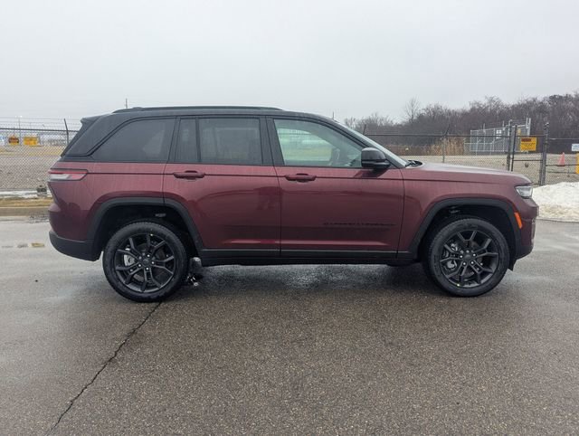 New 2025 Jeep Grand Cherokee Limited image 2