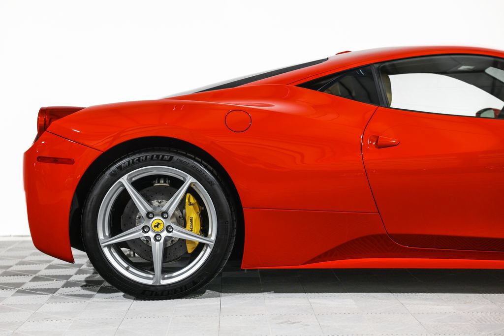 Used 2010 Ferrari 458 Italia Coupe RWD image 4