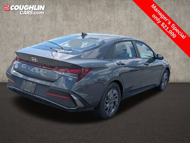 Certified 2024 Hyundai Elantra SEL FWD image 7