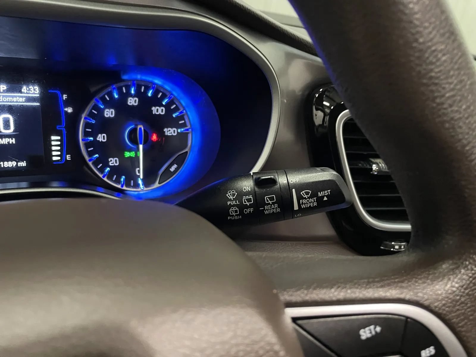 Used 2018 Chrysler Pacifica LX FWD image 21