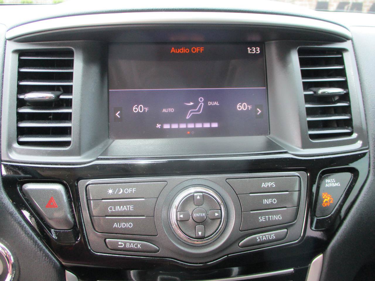 Used 2017 Nissan Pathfinder SV FWD image 15