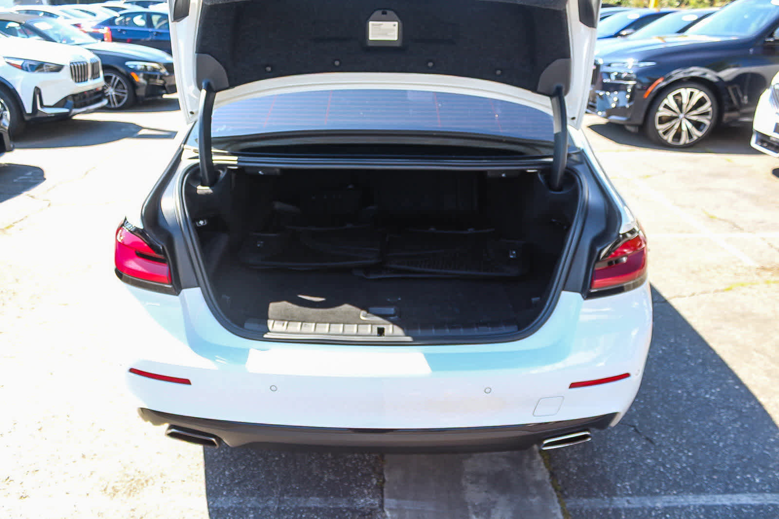 Certified 2023 BMW 530e RWD image 26