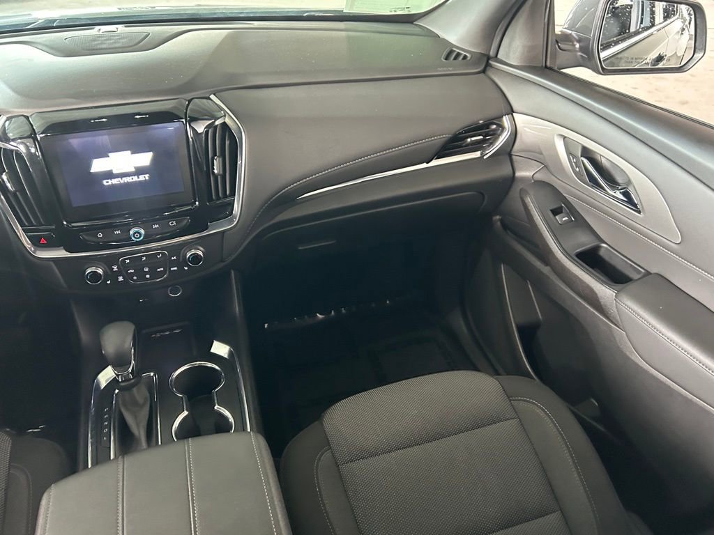 Used 2023 Chevrolet Traverse LT image 11