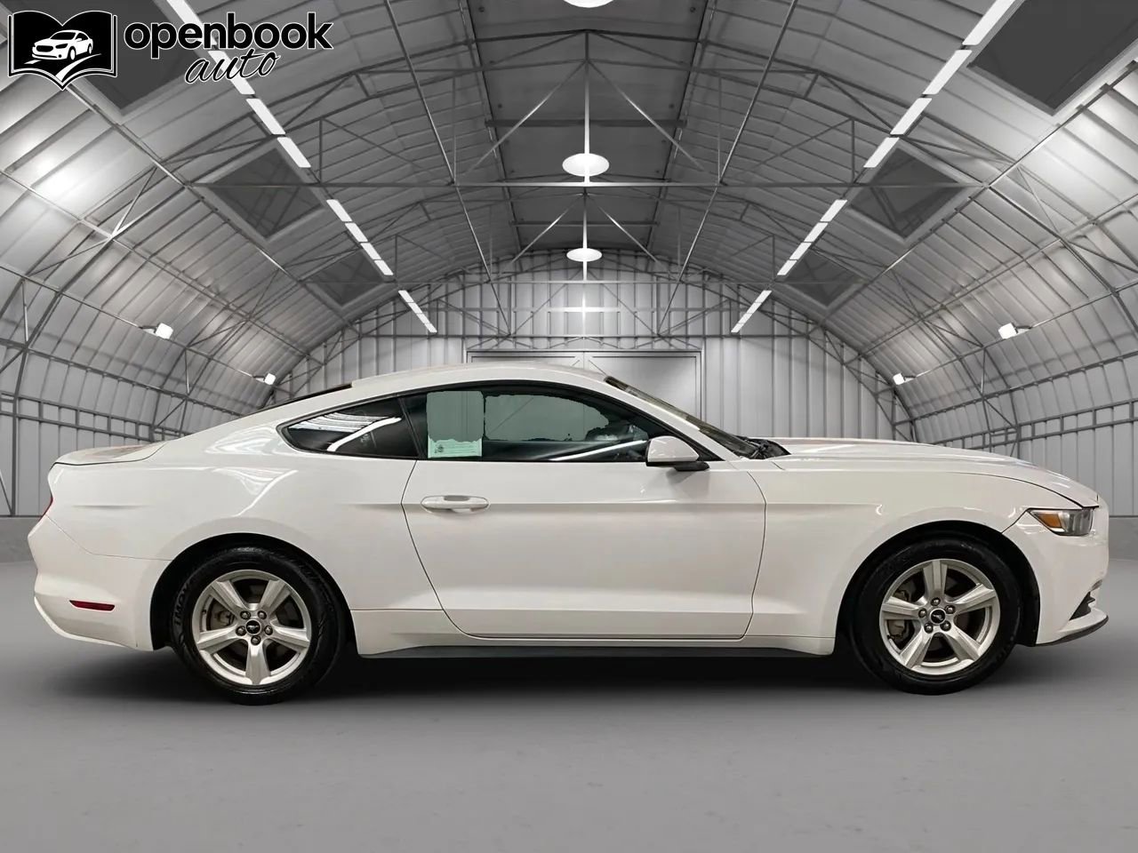 Used 2017 Ford Mustang Coupe image 4