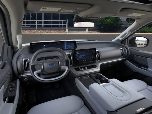 New 2025 Ford Expedition Platinum image 9