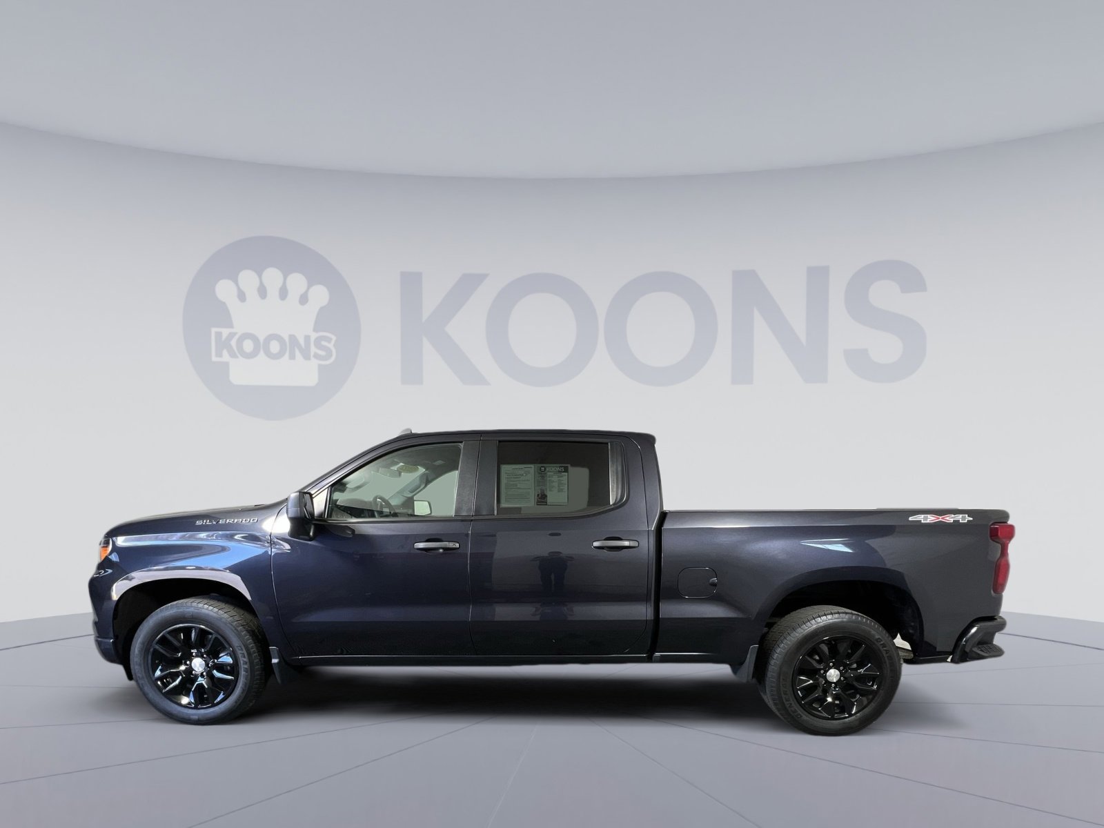 Used 2022 Chevrolet Silverado 1500 Custom image 2