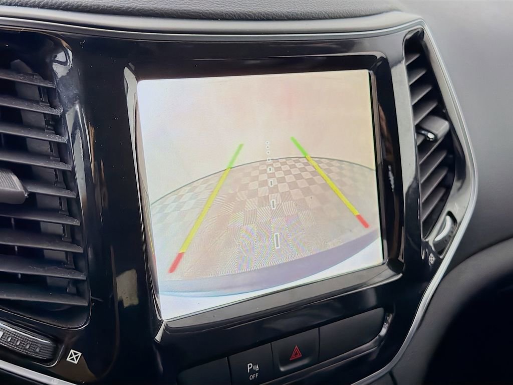 Used 2019 Jeep Cherokee Limited image 17