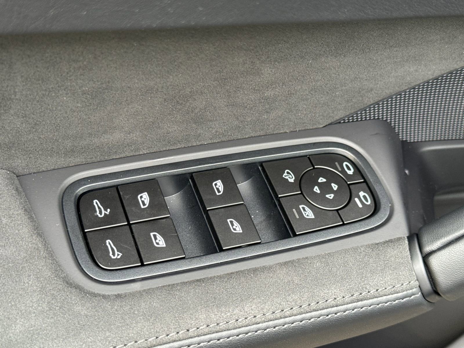 New 2026 Porsche Cayenne GTS image 15