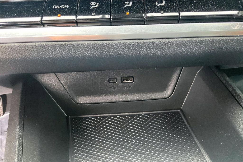 Used 2026 Chevrolet Equinox LT FWD image 30