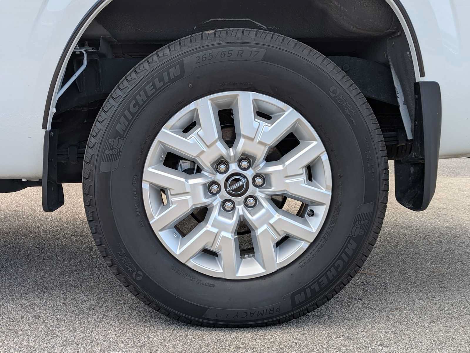 Used 2024 Nissan Frontier SV w/ SV Convenience Package AWD/4WD image 13