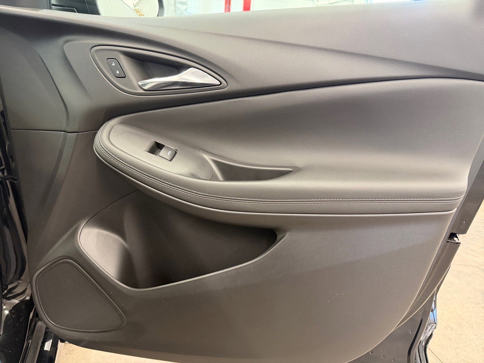 Used 2023 Buick Encore GX Select w/ Sport Touring Package AWD/4WD image 23