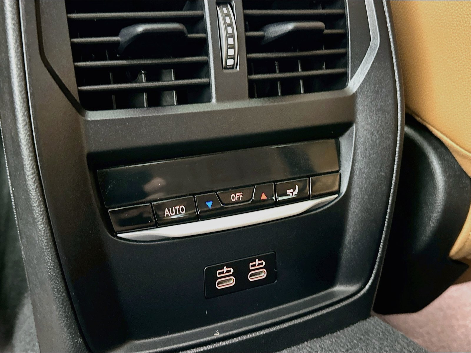 Used 2024 BMW i4 eDrive35 w/ Premium Package RWD image 37