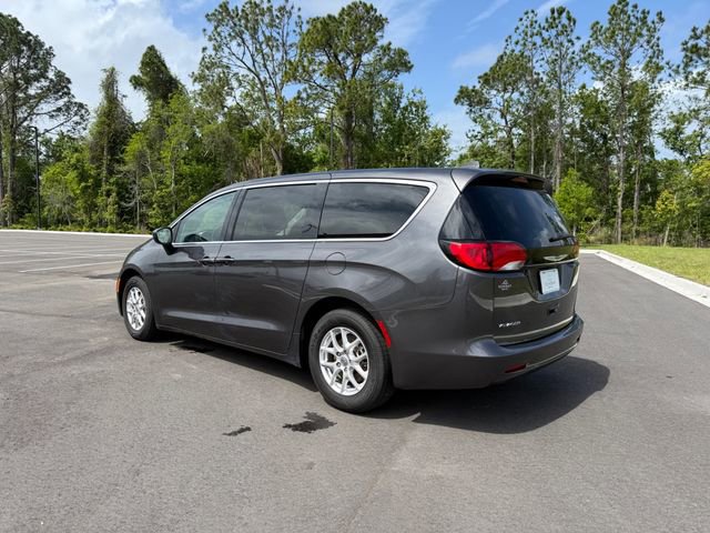 Used 2023 Chrysler Voyager LX FWD image 3