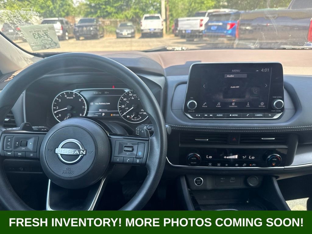 Used 2023 Nissan Rogue SV FWD image 8