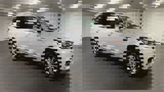 Certified 2021 Buick Enclave Essence w/ Sound and Sites Package image 2