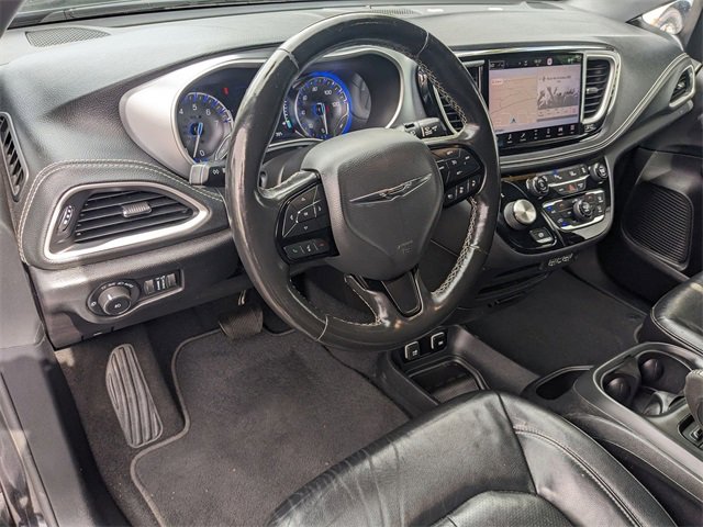 Certified 2021 Chrysler Pacifica Touring-L w/ S Appearance Package image 8