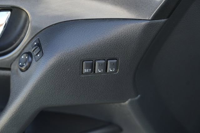 Used 2018 Nissan Rogue SV w/ Premium Package image 21