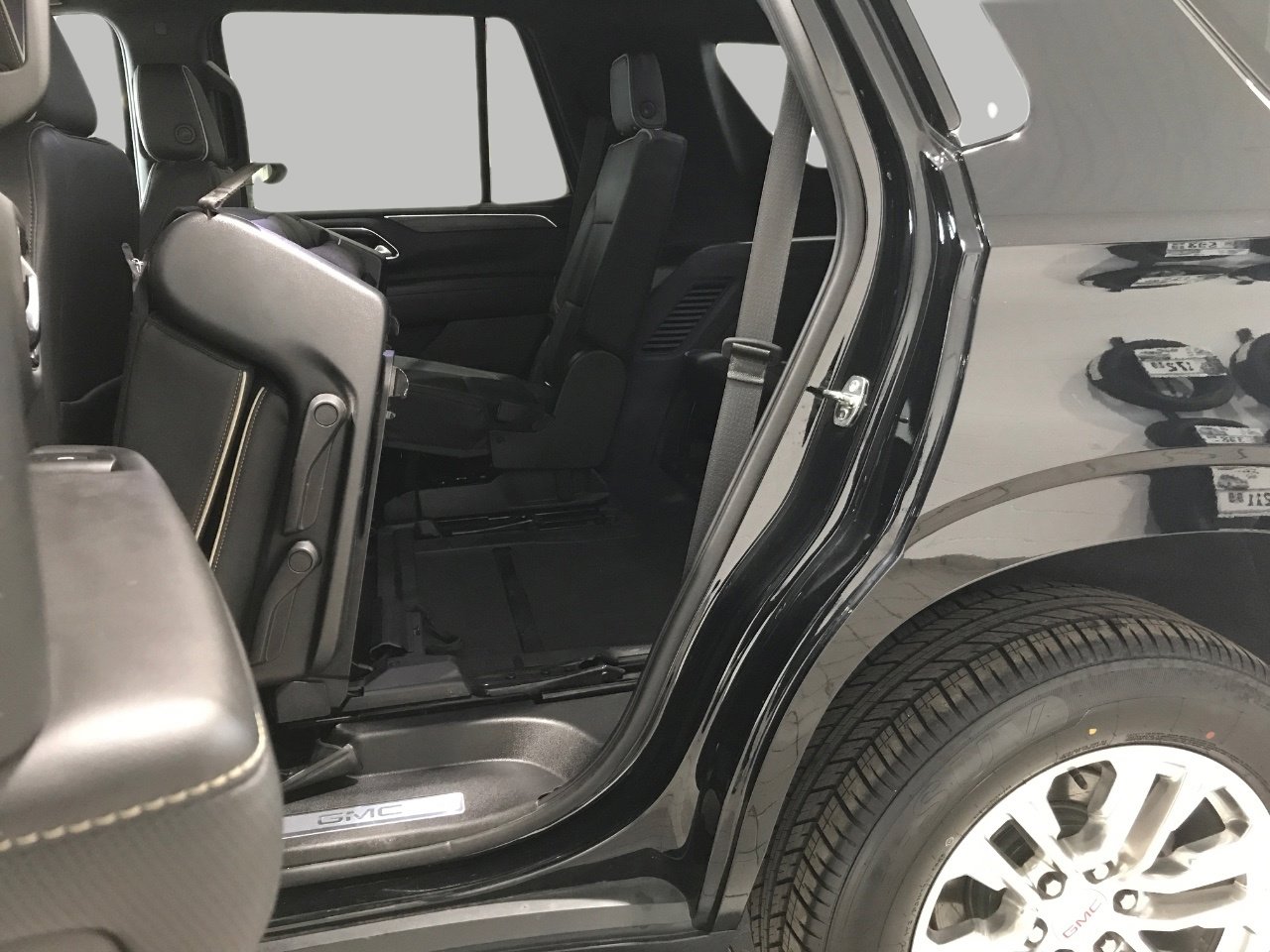 Used 2022 GMC Yukon SLT w/ SLT Luxury Package image 29