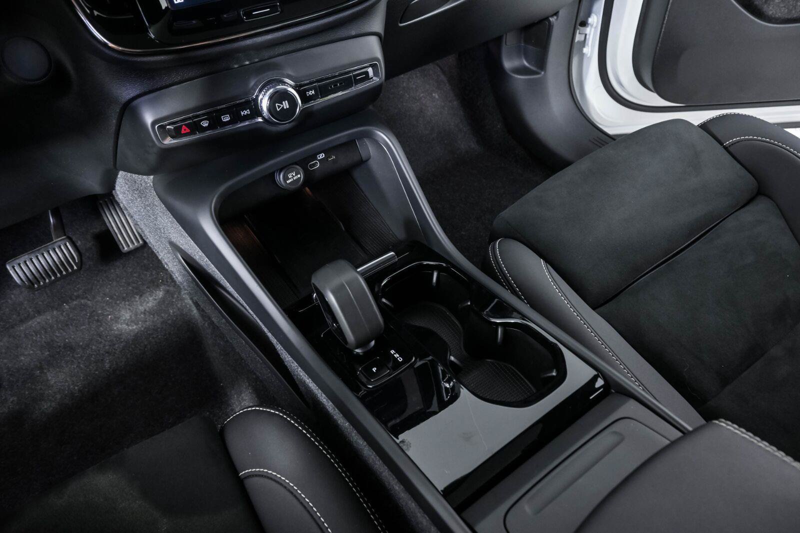 Certified 2024 Volvo C40 Recharge Ultimate AWD/4WD image 18