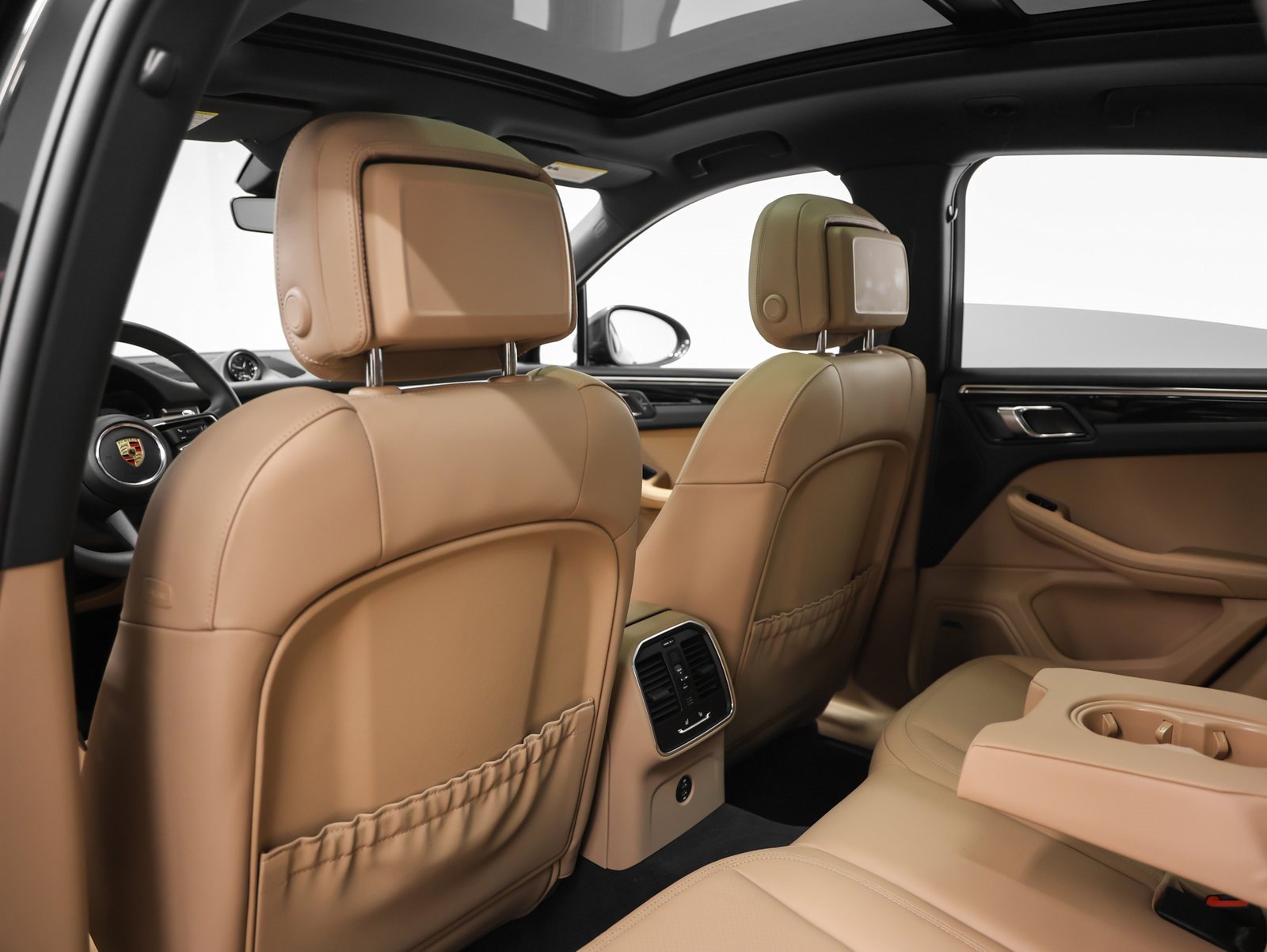 Used 2025 Porsche Macan image 37