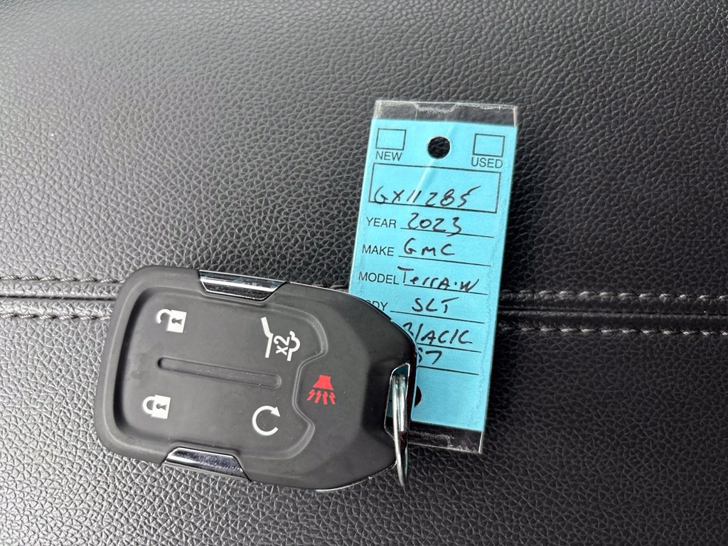 Used 2023 GMC Terrain SLT AWD/4WD image 33