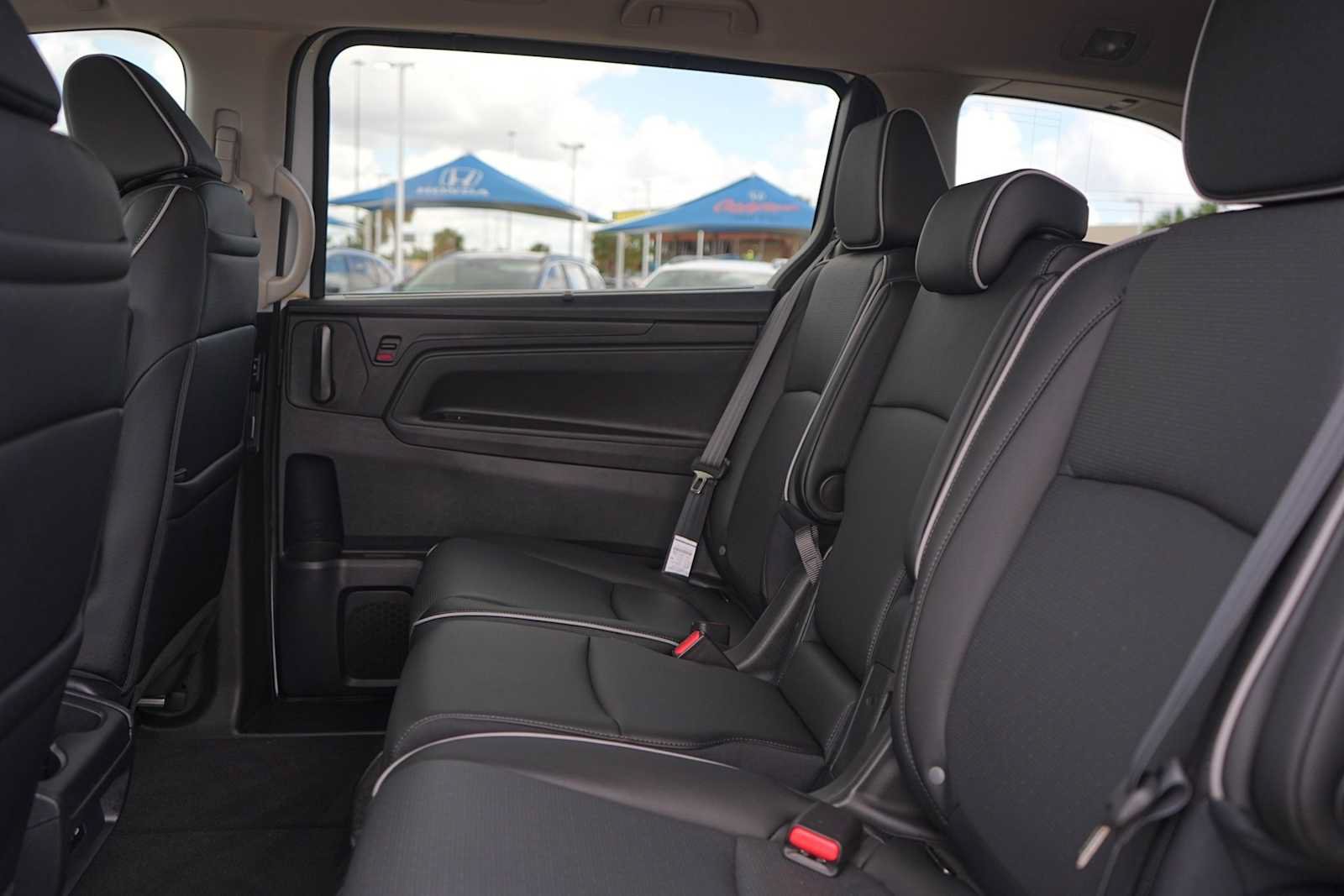 Used 2026 Honda Odyssey Elite image 14