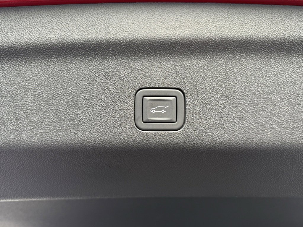 Used 2024 Chevrolet Suburban Z71 w/ Luxury Package image 39