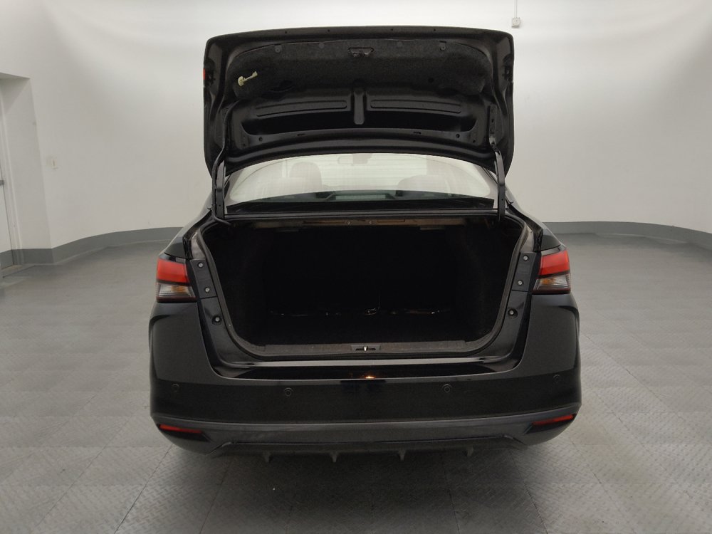Used 2021 Nissan Versa SV FWD image 29