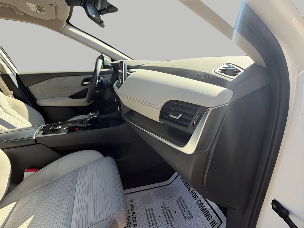 Used 2023 Nissan Rogue SV AWD/4WD image 10