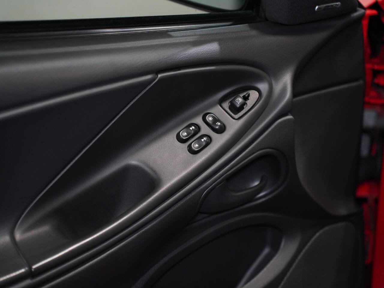 Used 2001 Ford Mustang Cobra image 24